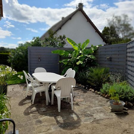 Les Abelias Bed & Breakfast Hauterive  Ngoại thất bức ảnh