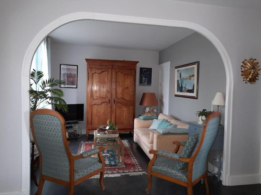 Les Abelias Bed & Breakfast Hauterive  Ngoại thất bức ảnh